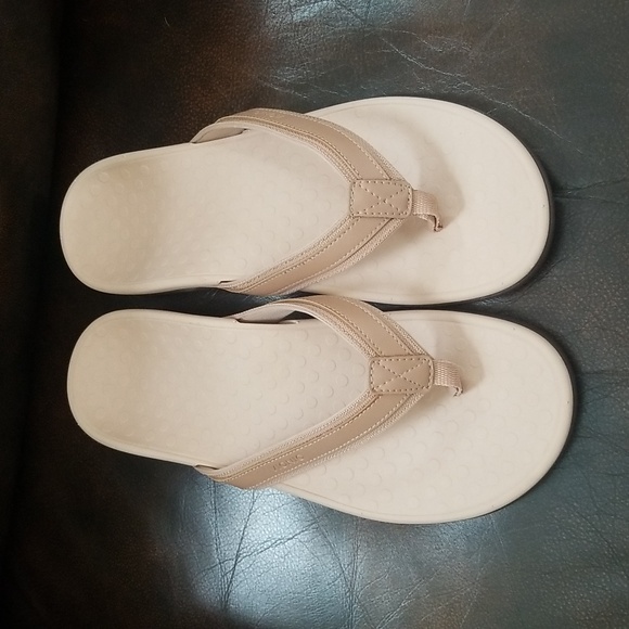 VIONIC Tide Flip Flops With Arch Support - Picture 12 of 14